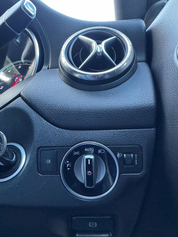 Mercedes-Benz CLA Class 2.1 Cla 200 D White #26