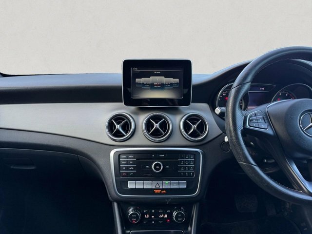 Mercedes-Benz CLA Class 2.1 Cla 200 D White #12