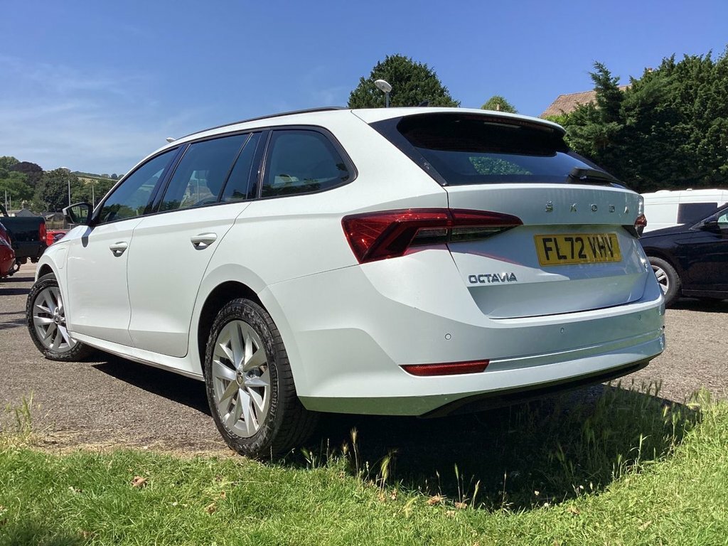 Skoda Octavia 1.4L Se Technology FL72VHV White #6