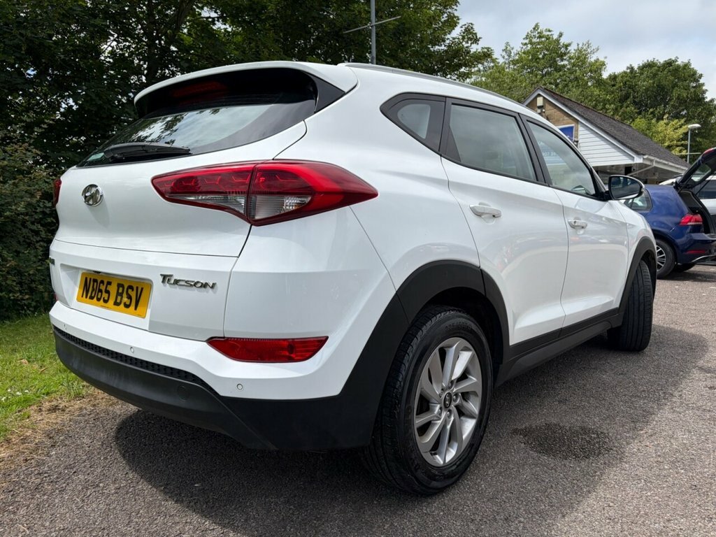 Hyundai Tucson 1.7L Se Nav ND65BSV White #6