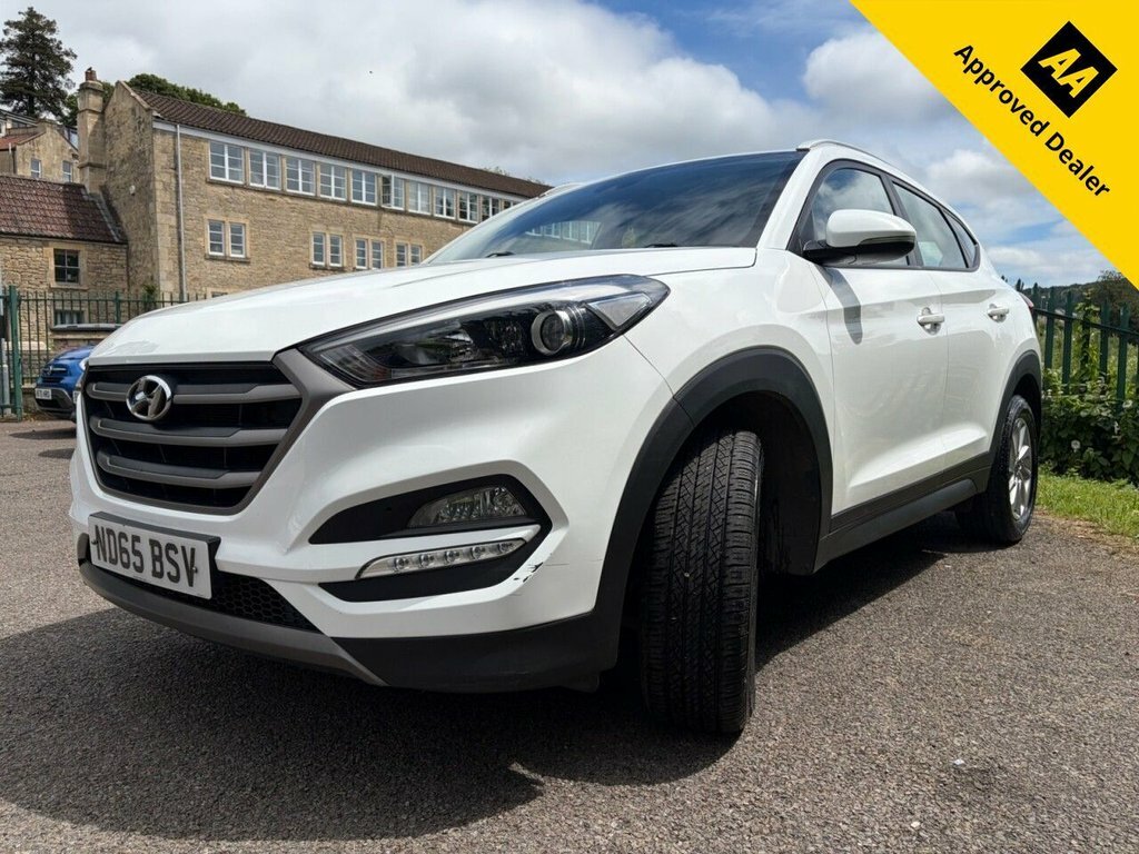 Hyundai Tucson 1.7L Se Nav ND65BSV White #4