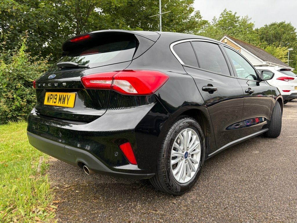 Ford Focus 1L Titanium WP19MWY Black #6
