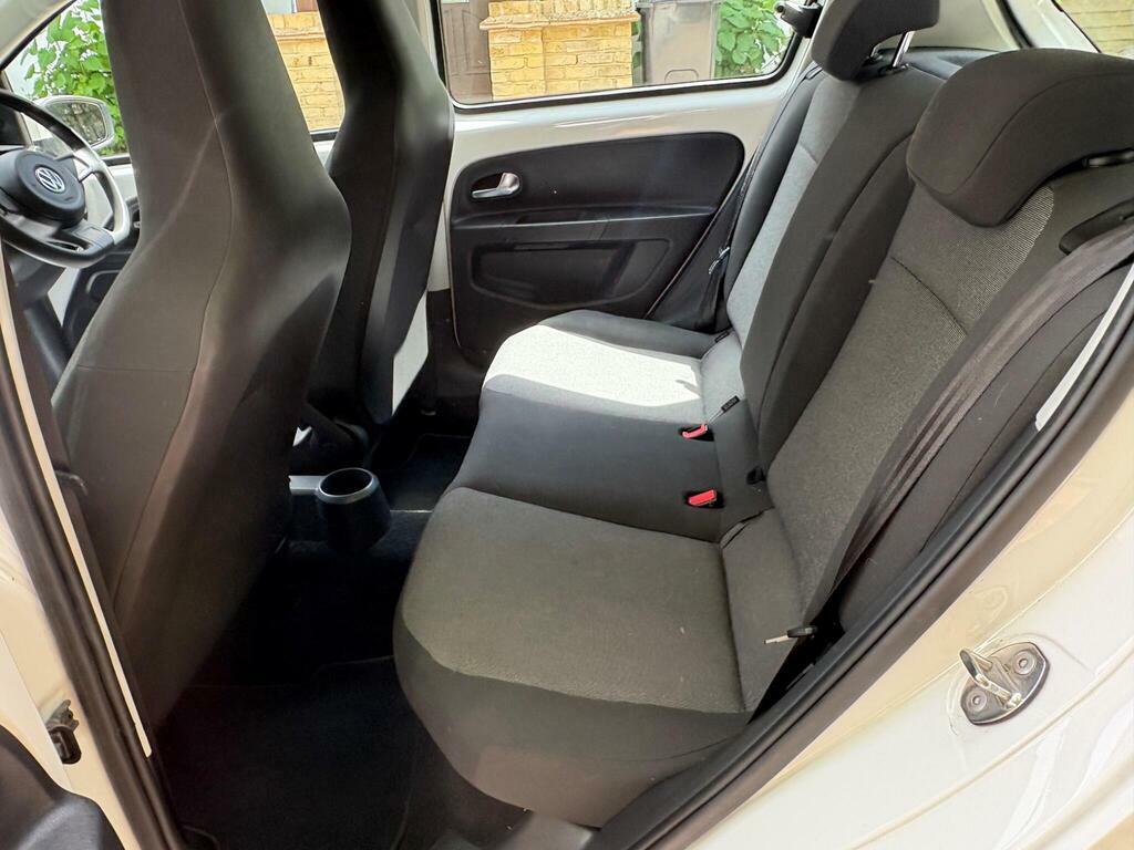 Volkswagen Up 1.0 Groove Up White #21