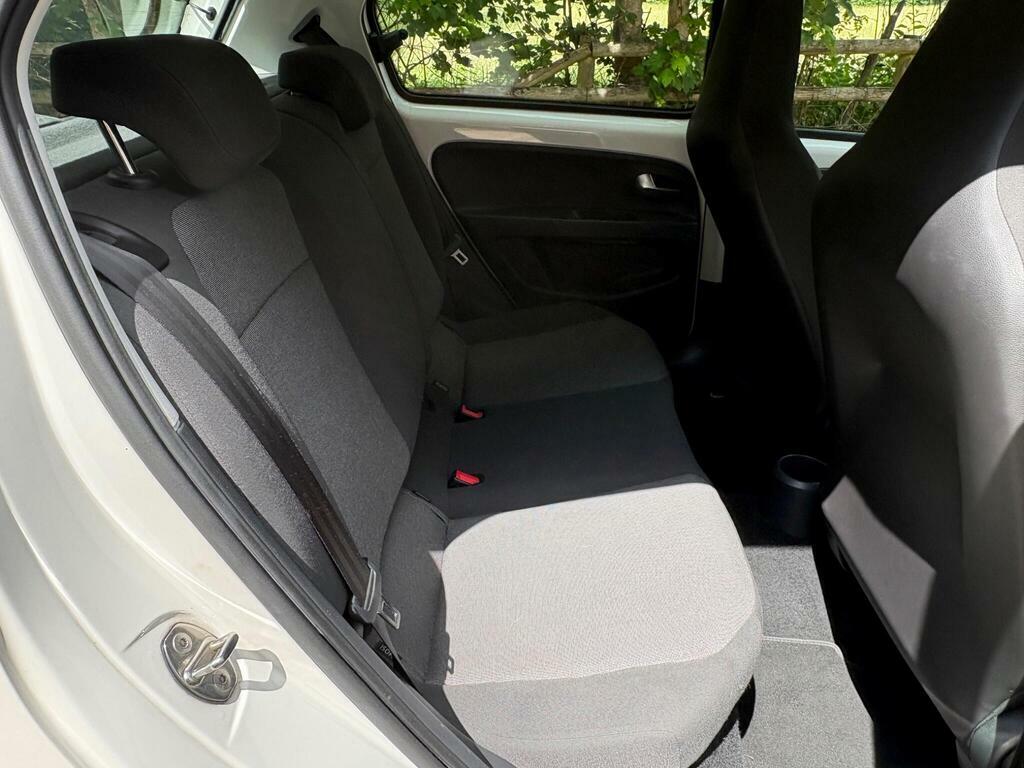 Volkswagen Up 1.0 Groove Up White #22
