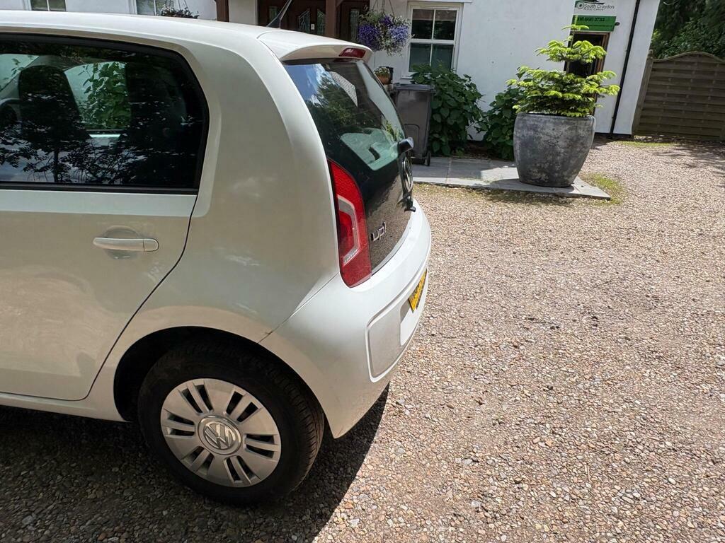 Volkswagen Up 1.0 Groove Up White #37