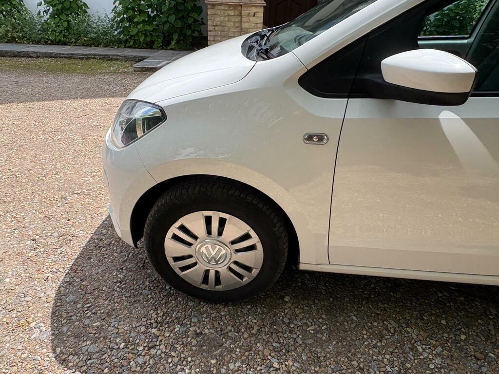 Volkswagen Up 1.0 Groove Up White #30