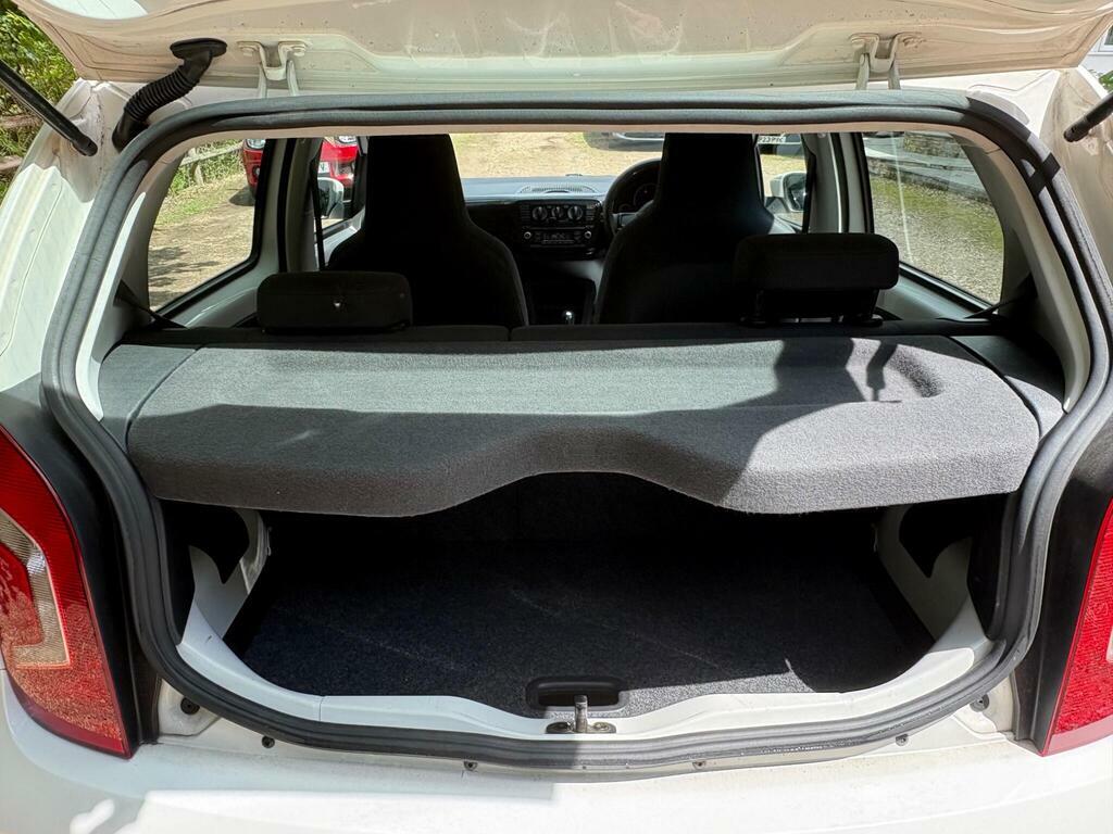 Volkswagen Up 1.0 Groove Up White #33