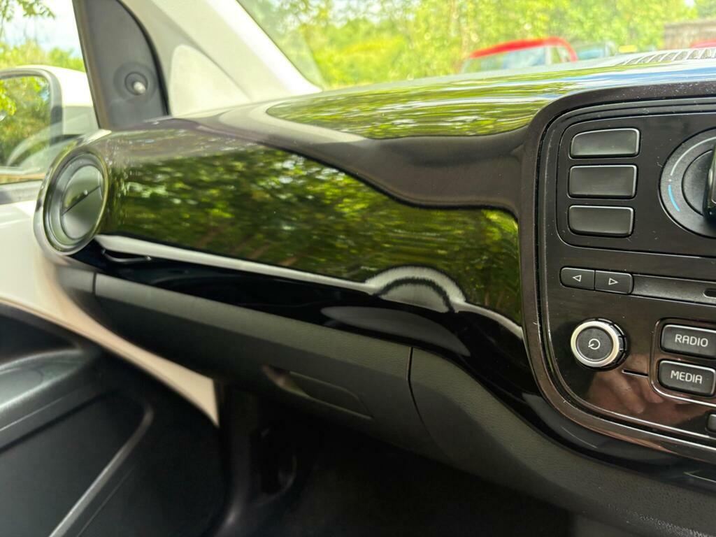 Volkswagen Up 1.0 Groove Up White #19
