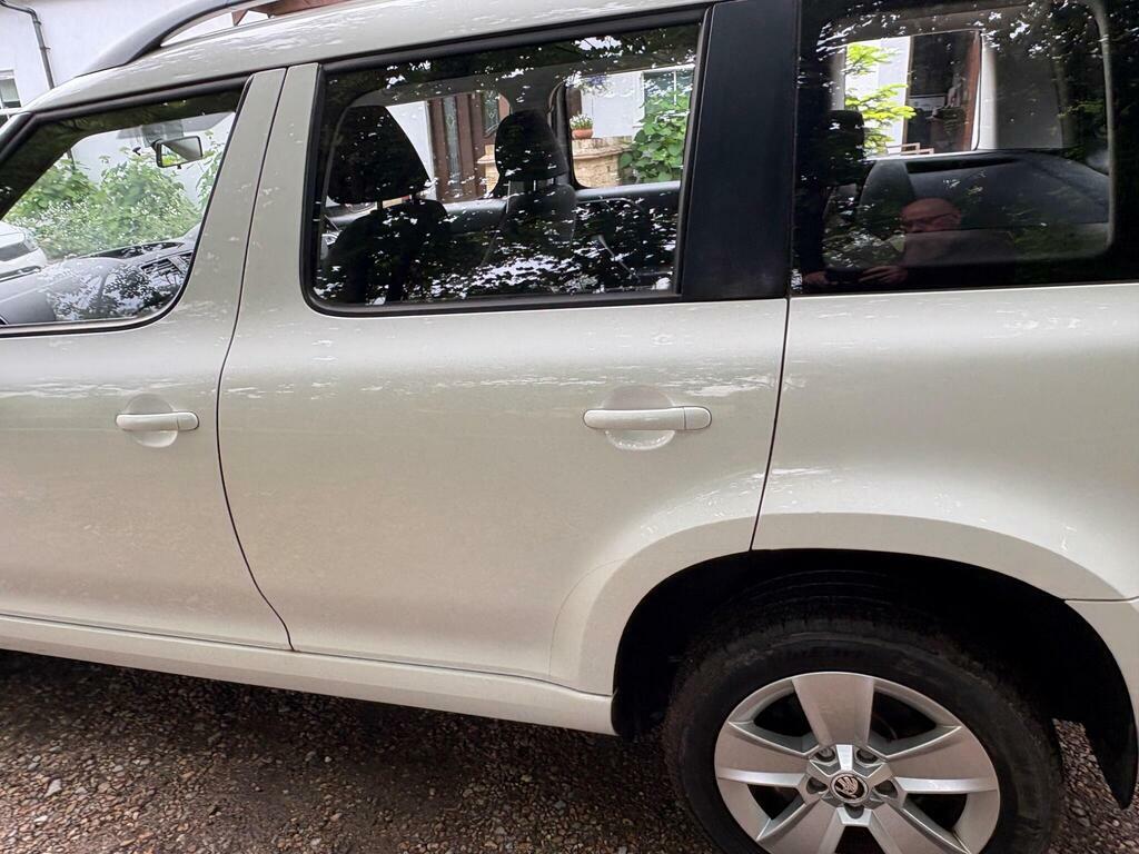 Skoda Yeti Beige #32