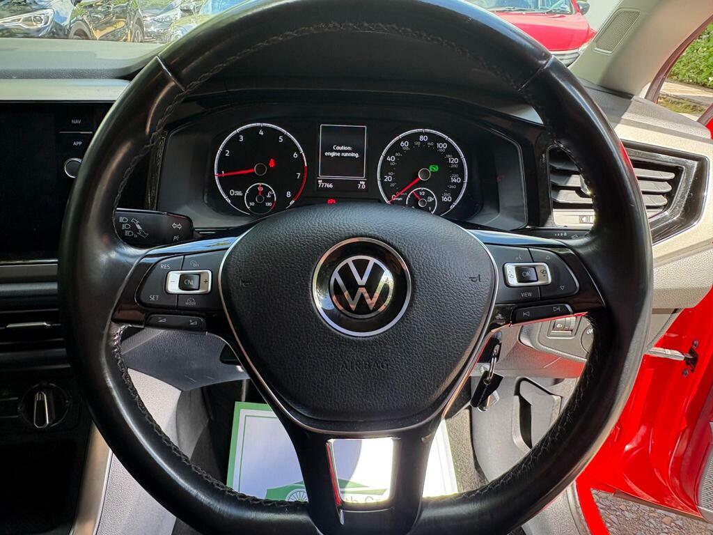 Volkswagen Polo Active Black #39