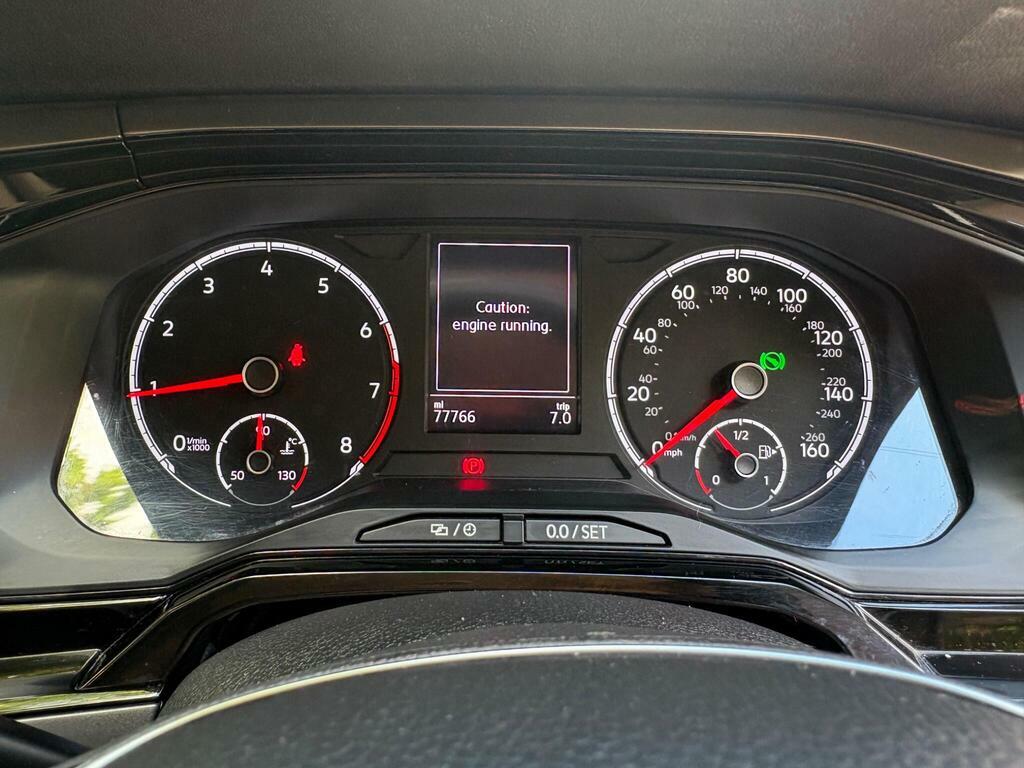 Volkswagen Polo Active Black #36
