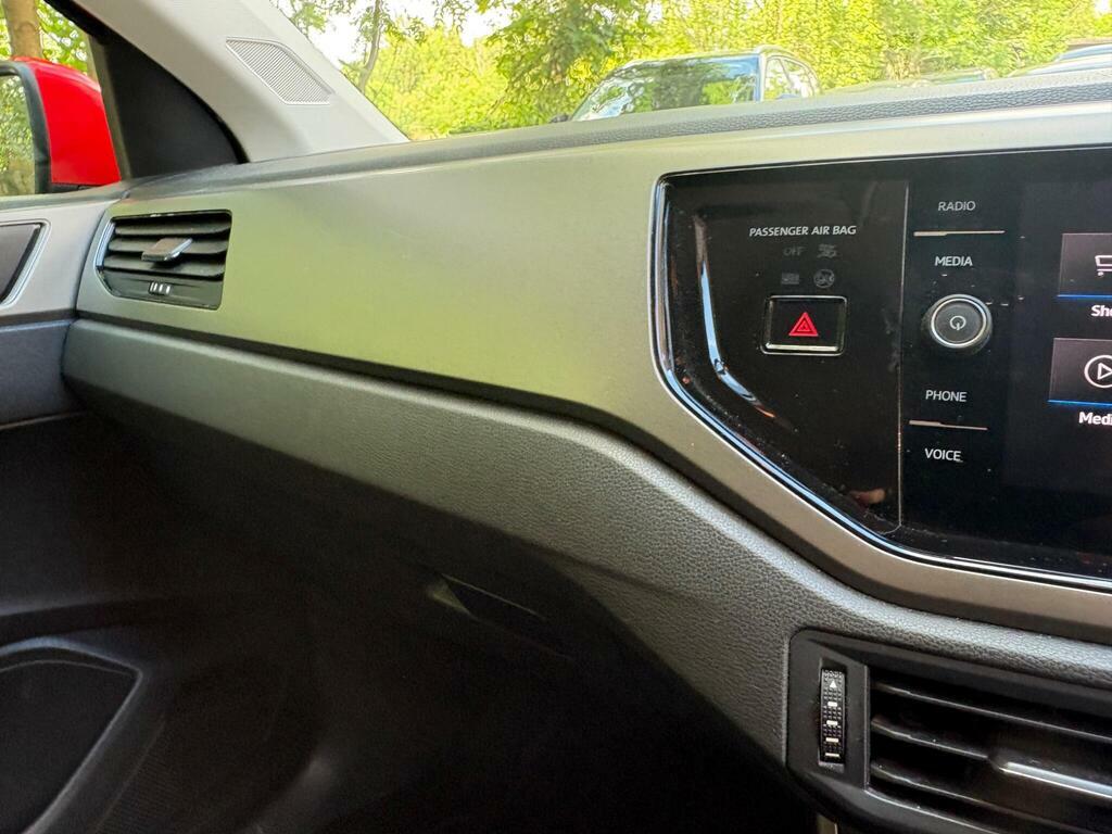 Volkswagen Polo Active Black #34