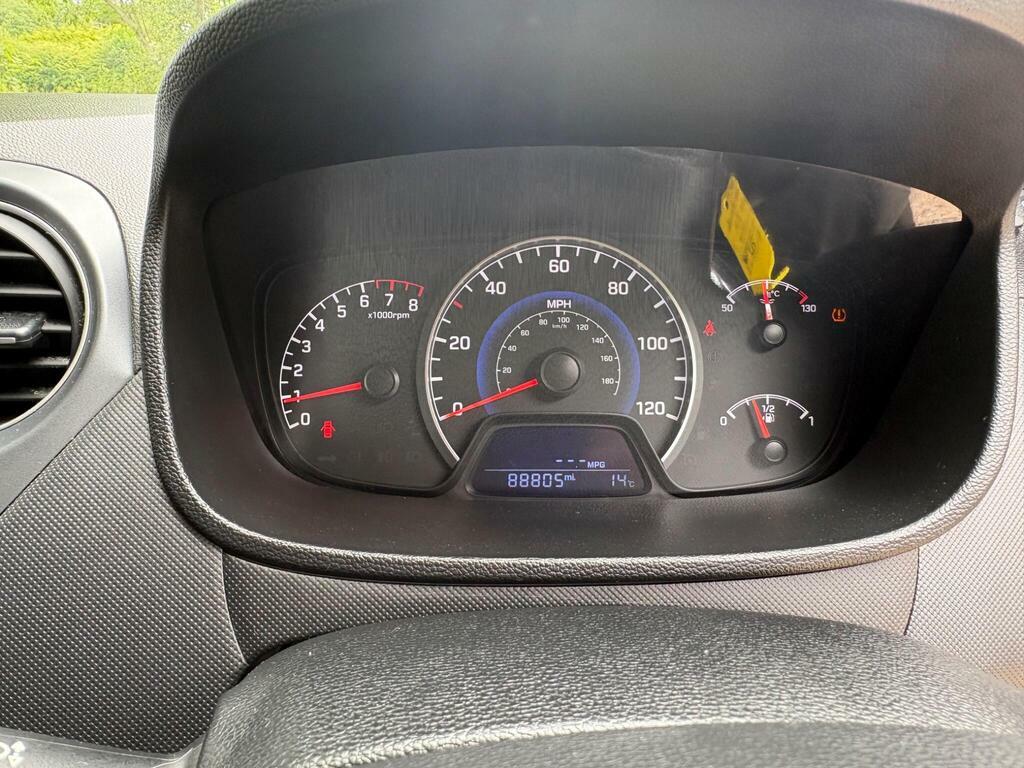 Hyundai I10 Se White #37