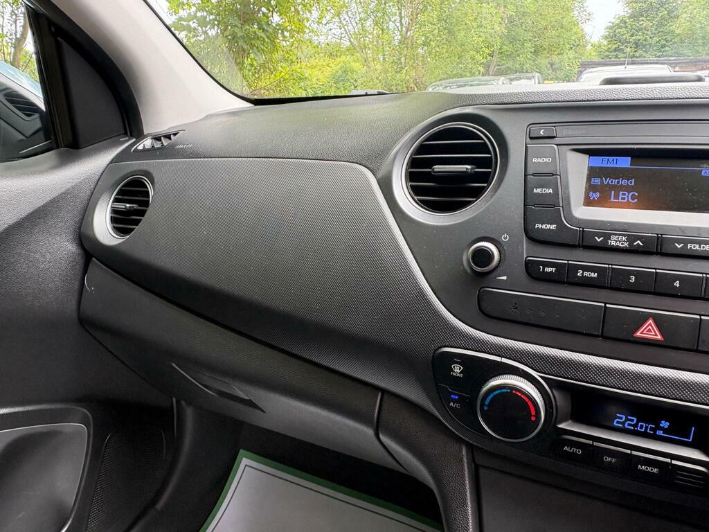 Hyundai I10 Se White #22