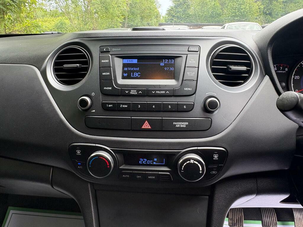 Hyundai I10 Se White #36