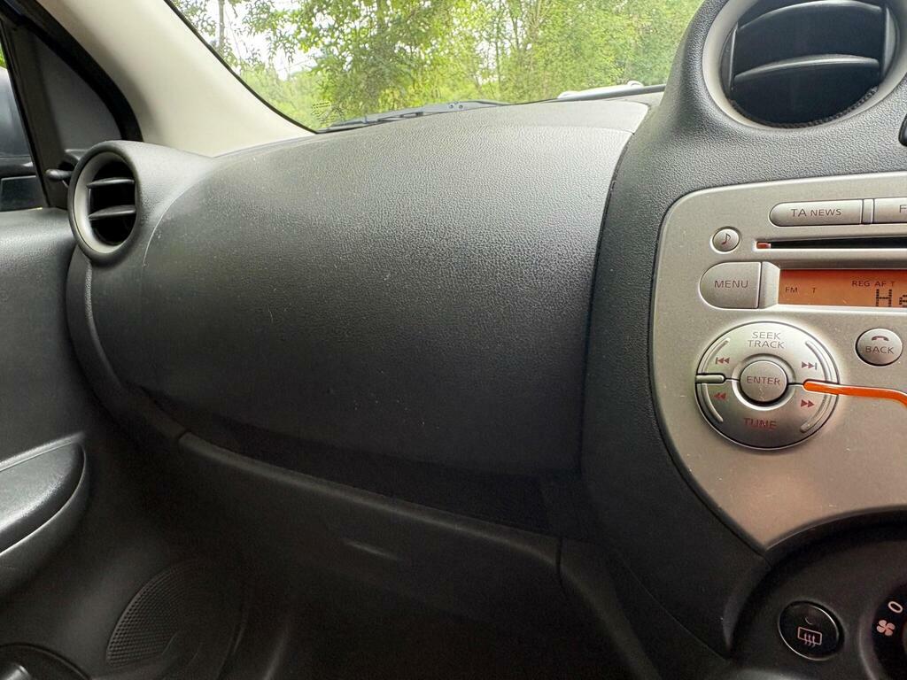 Nissan Micra Visia White #19