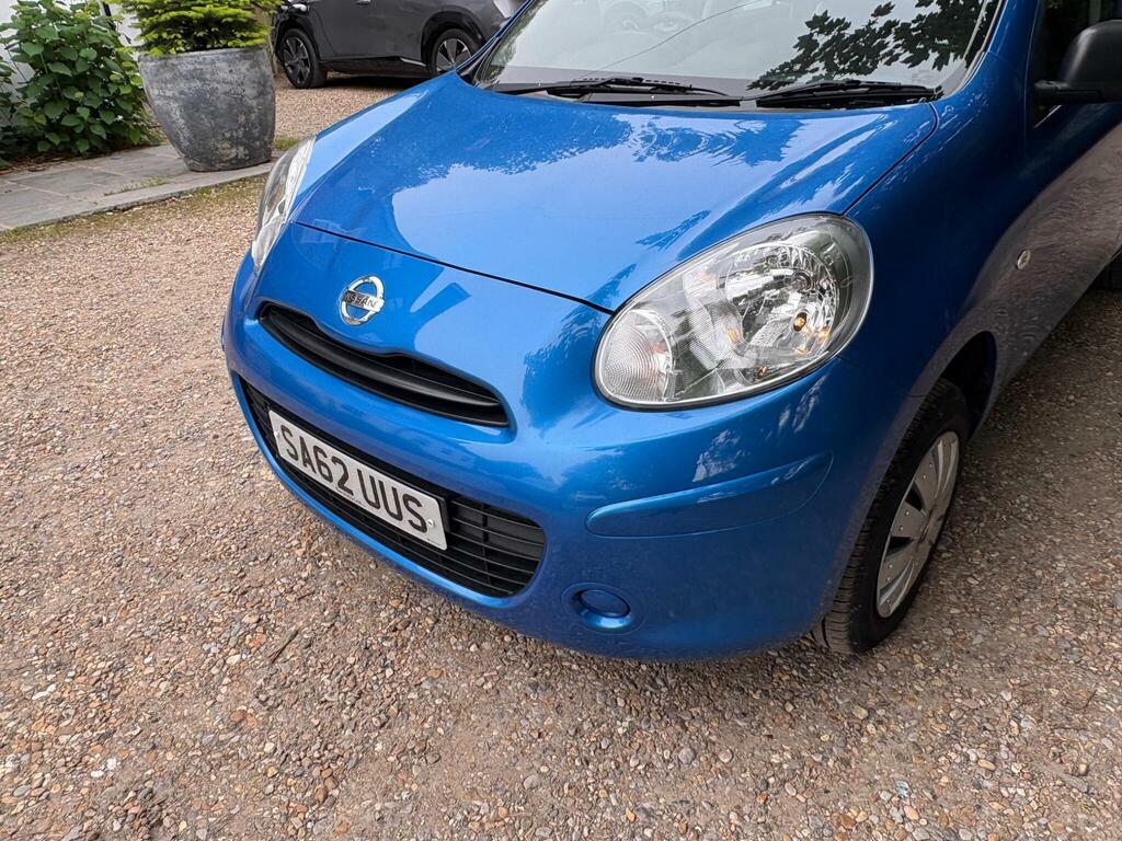 Nissan Micra Visia White #40