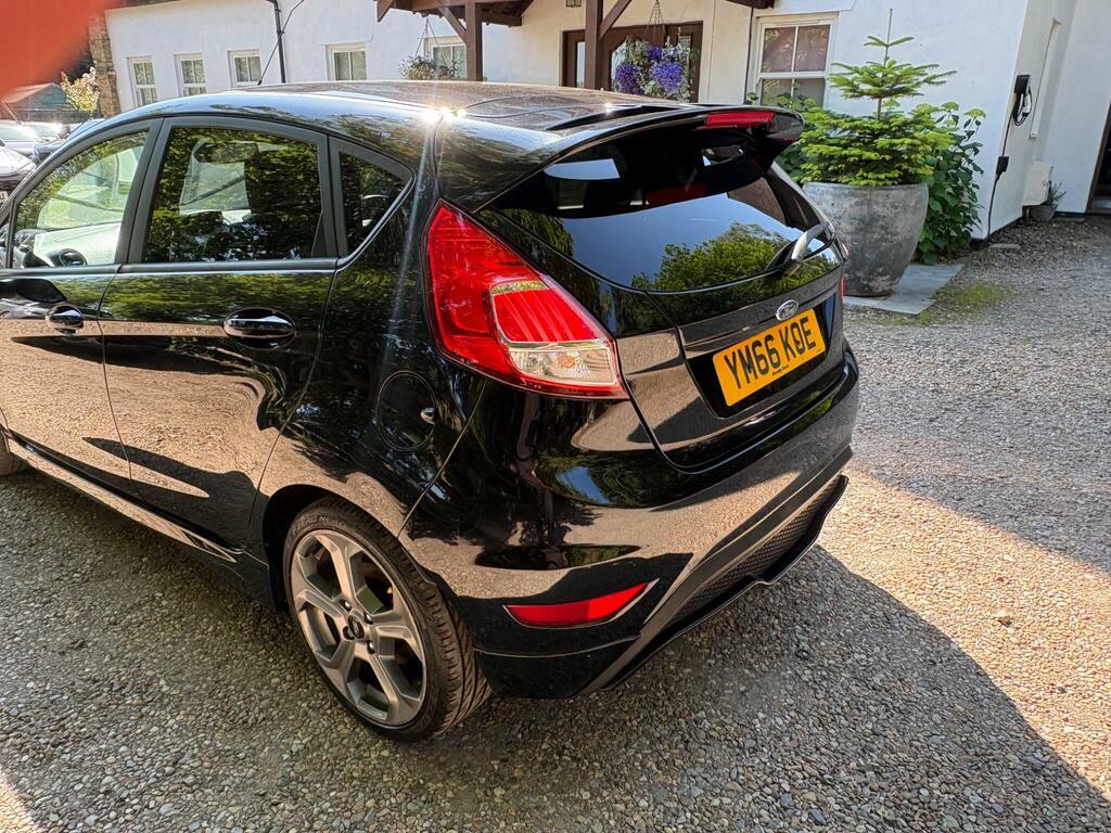 Ford Fiesta 1.6T Ecoboost St-3 Euro 6 Black #4