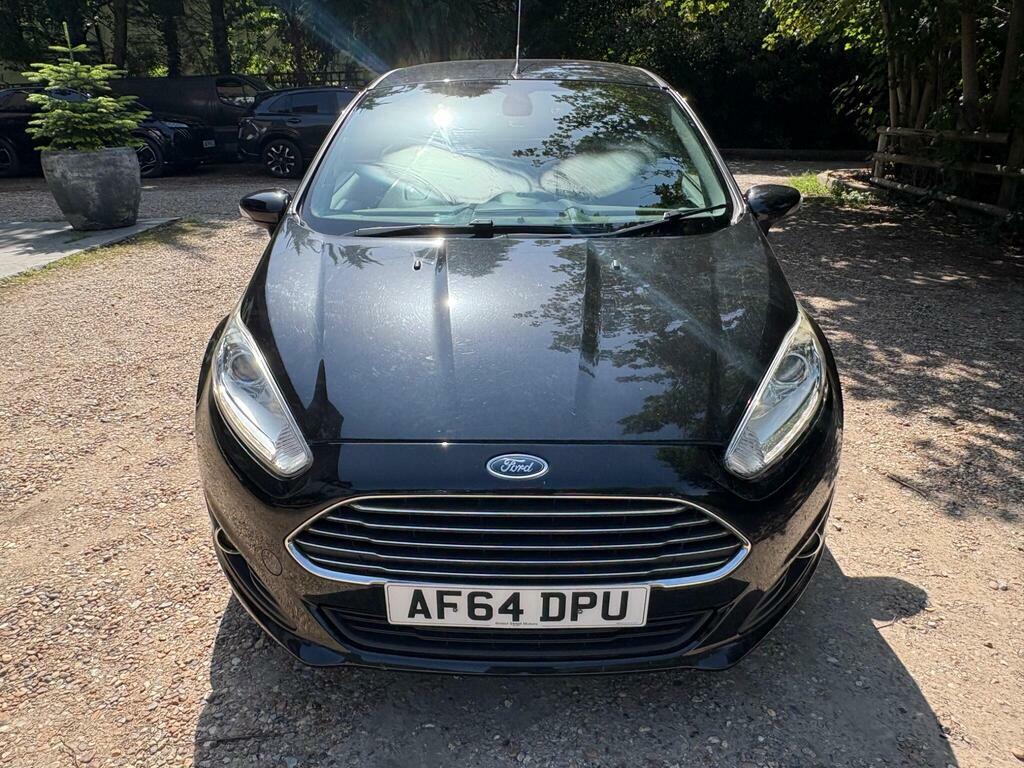 Ford Fiesta Studio Red #3