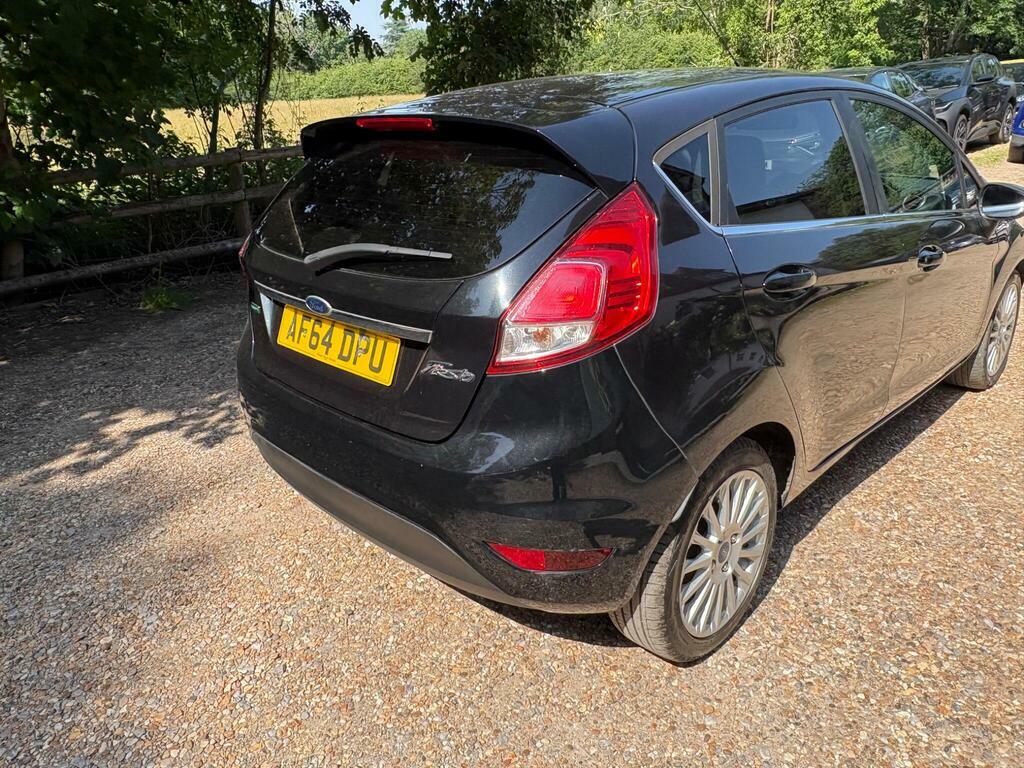 Ford Fiesta Studio Red #15