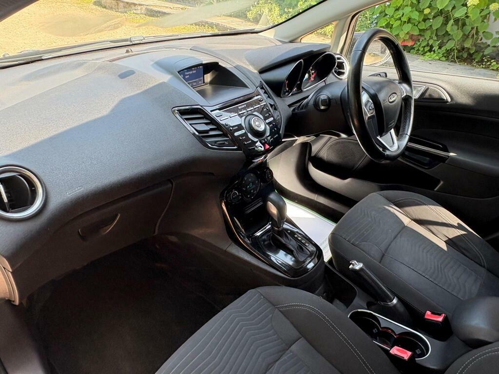 Ford Fiesta Studio Red #16