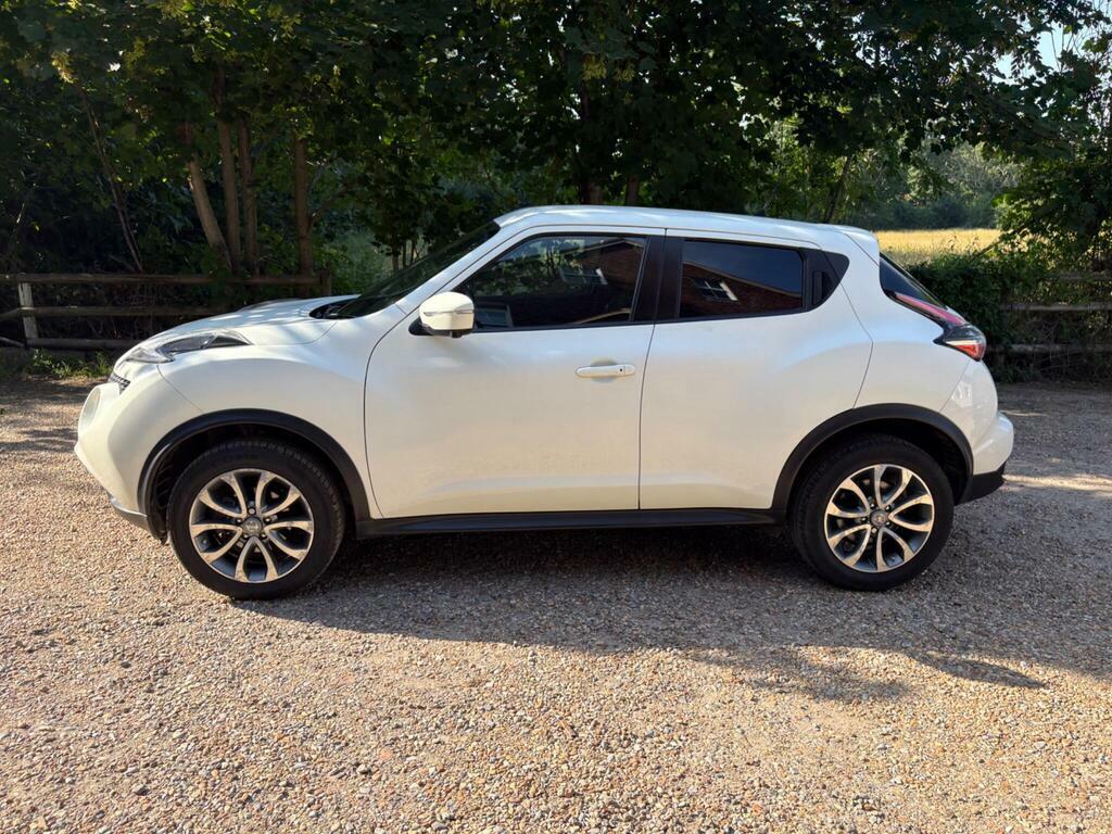 Nissan Juke N-connecta Dig-t Red #9