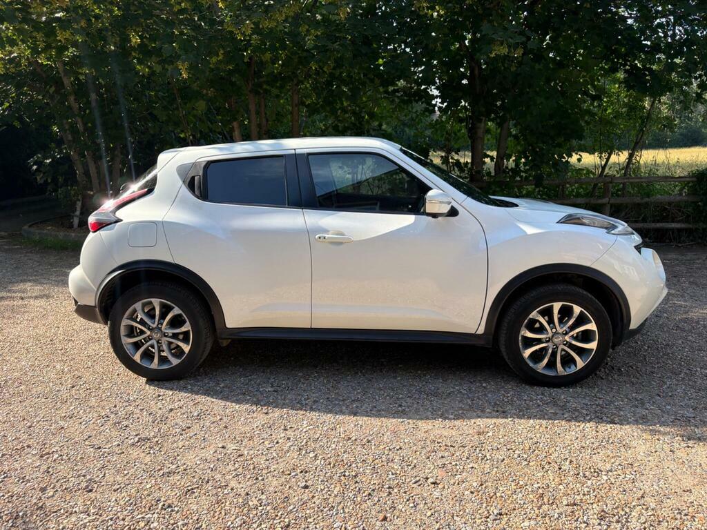 Nissan Juke N-connecta Dig-t Red #11