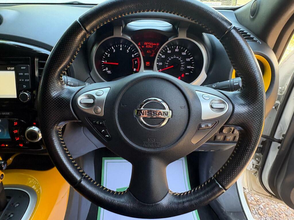 Nissan Juke N-connecta Dig-t Red #37