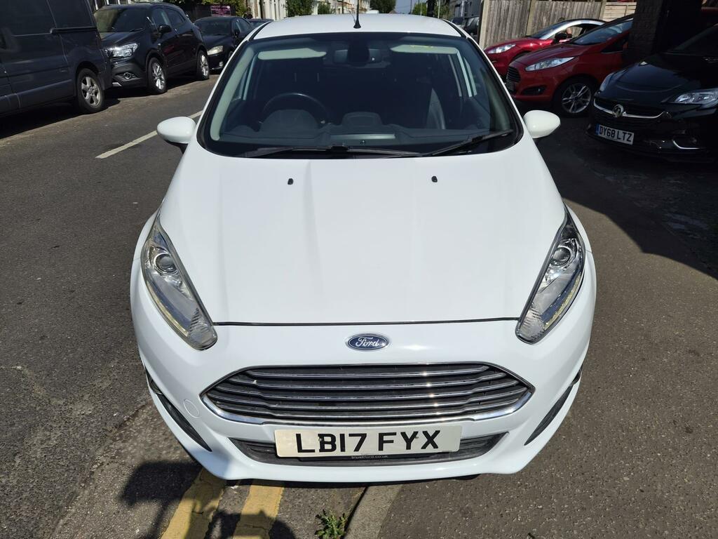 Ford Fiesta Titanium White #5