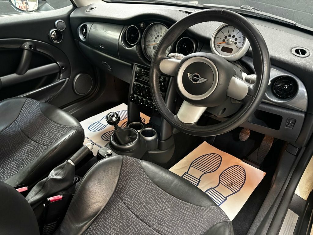 Mini Hatch Cooper 3D-1 Owner From Red #2