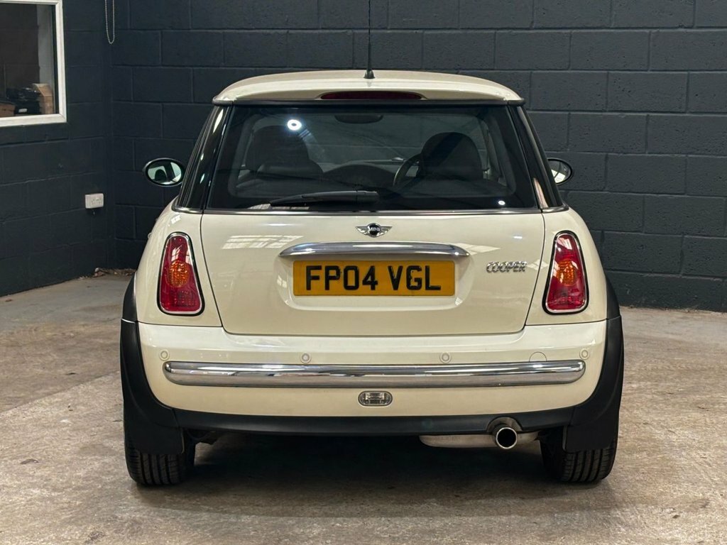 Mini Hatch Cooper 3D-1 Owner From Red #9