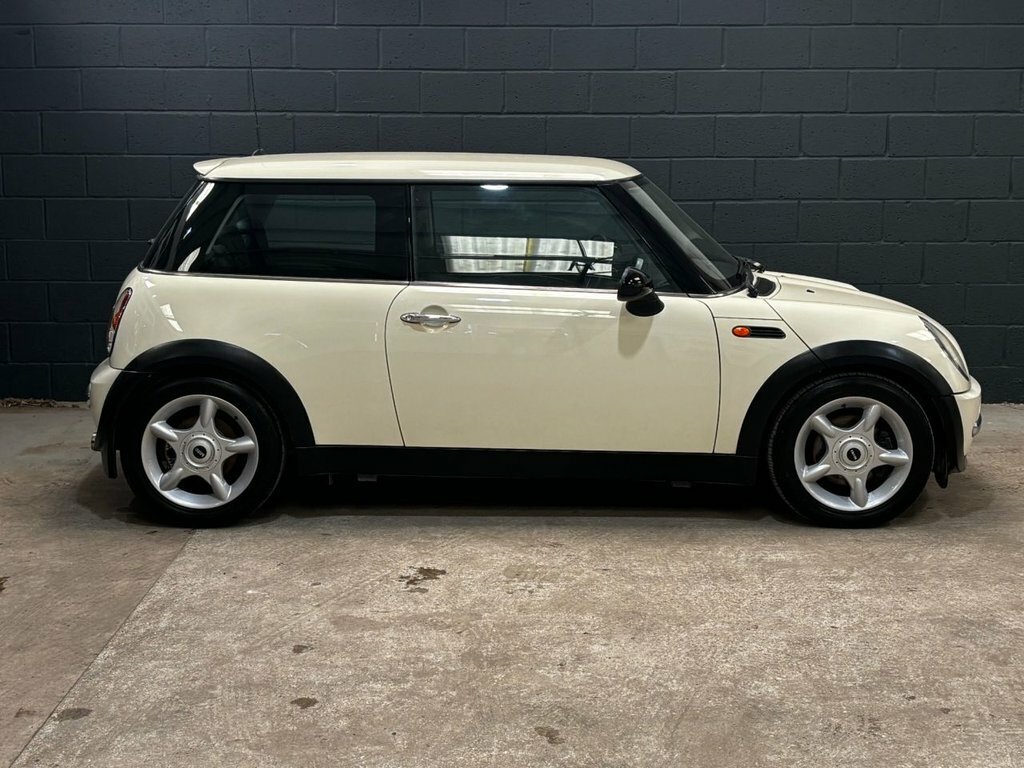Mini Hatch Cooper 3D-1 Owner From Red #12