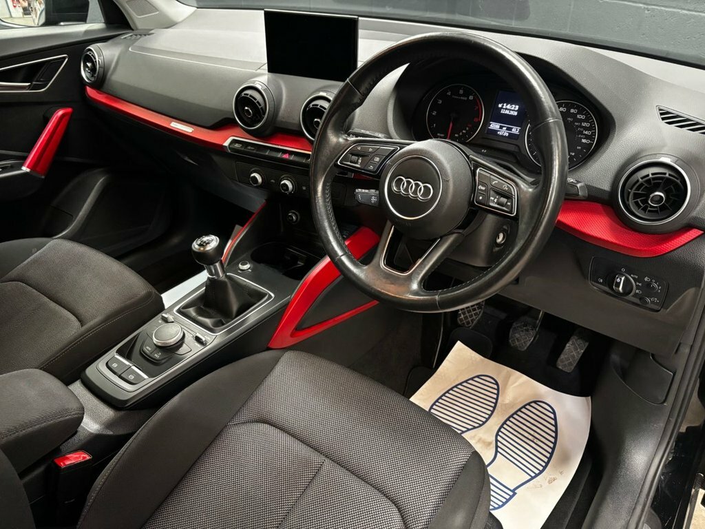 Audi Q2 1L Sport Black #2