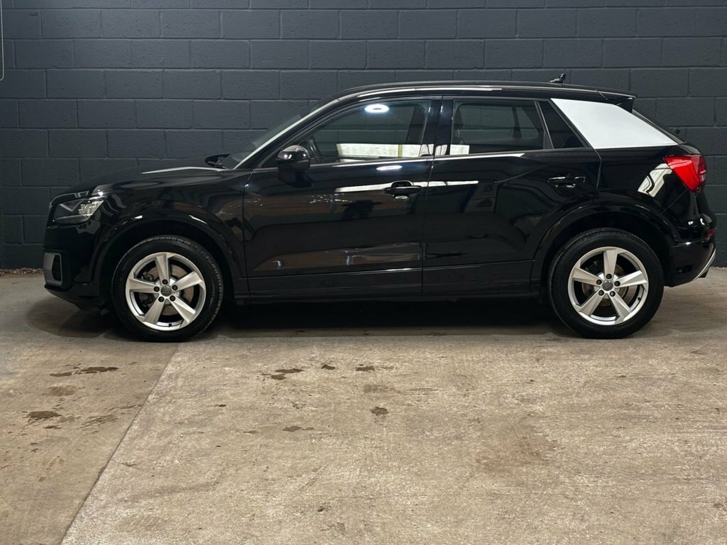 Audi Q2 1L Sport Black #6