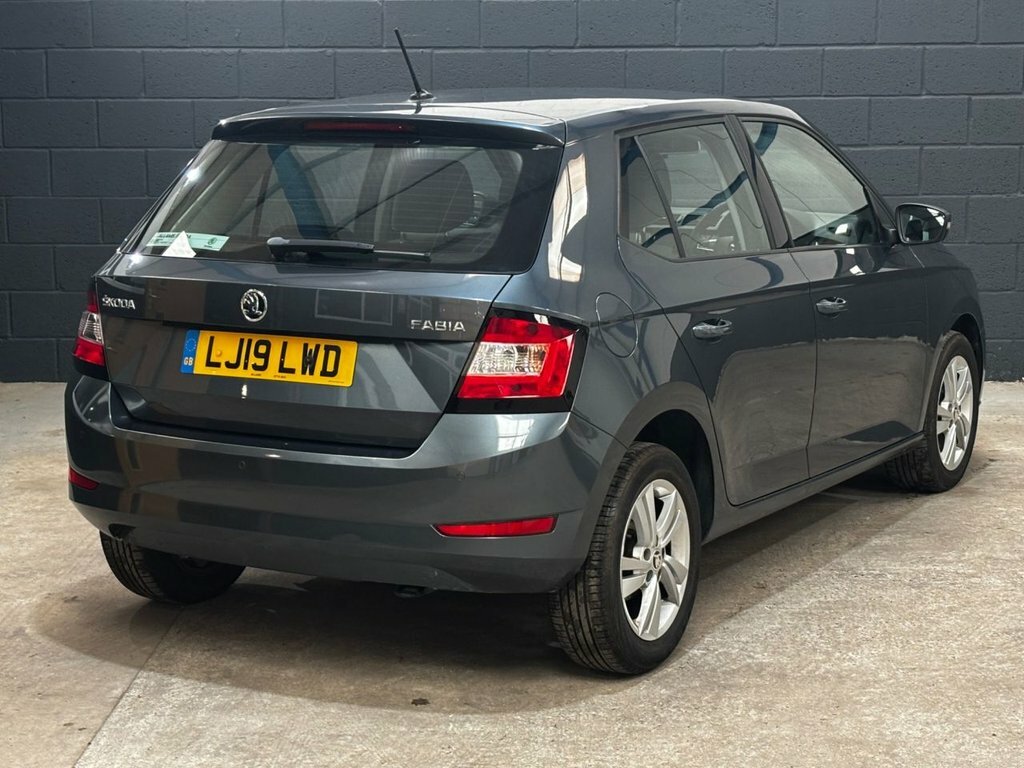 Skoda Fabia Colour Edition 1.0 Tsi 95 Ps 5G Man White #10