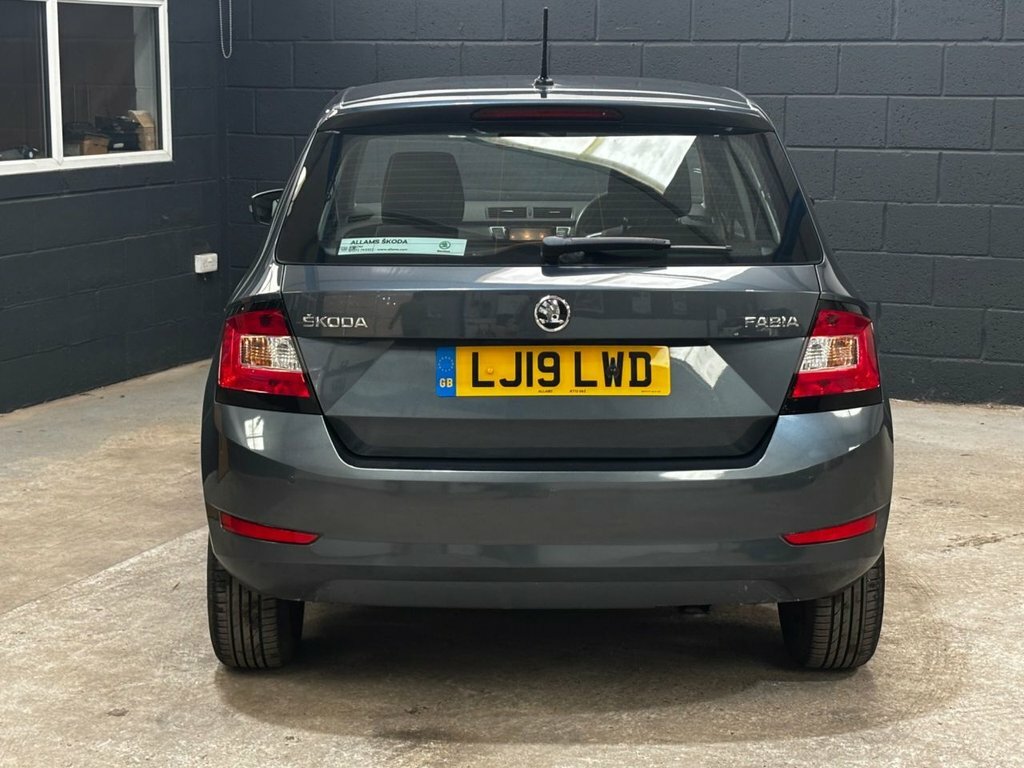 Skoda Fabia Colour Edition 1.0 Tsi 95 Ps 5G Man White #9