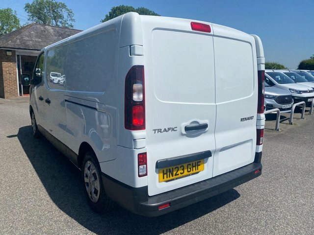 Renault Trafic Ll30 Lwb Business 2.0Dci 130Ps HN23GHF White #6