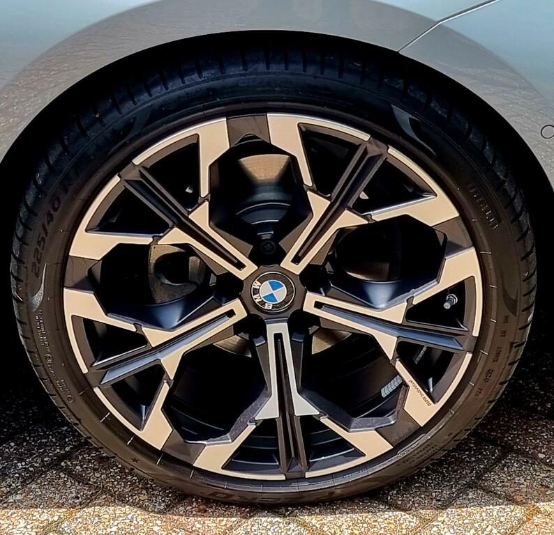 BMW 2 Series 220 M Sport Step #29