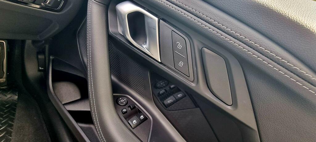 BMW 2 Series 220 M Sport Step #42