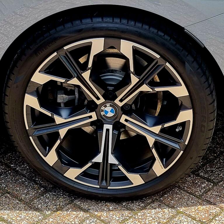 BMW 2 Series 220 M Sport Step #27