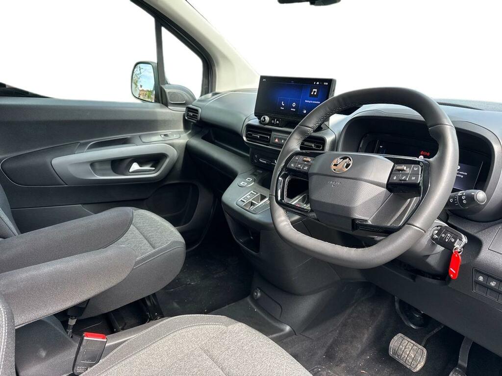 Vauxhall Combo-e Life 100Kw Ultimate 52Kwh Grey #3