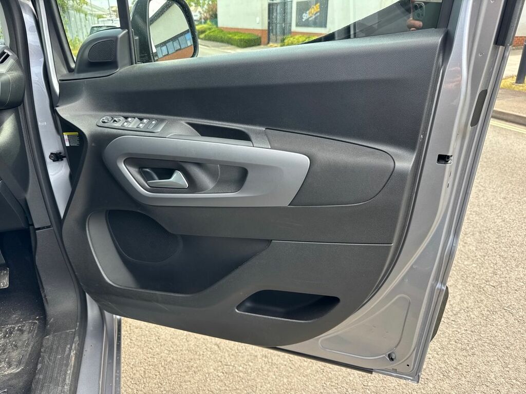 Vauxhall Combo-e Life Mpv Grey #29