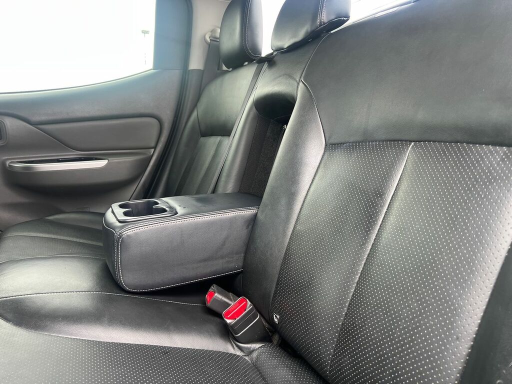 Mitsubishi L200 Di-d Dc Barbarian Red #23
