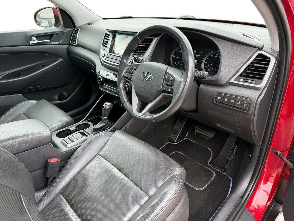 Hyundai Tucson 1.7 Crdi Blue Drive Premium Se 2Wd Dct Red #3