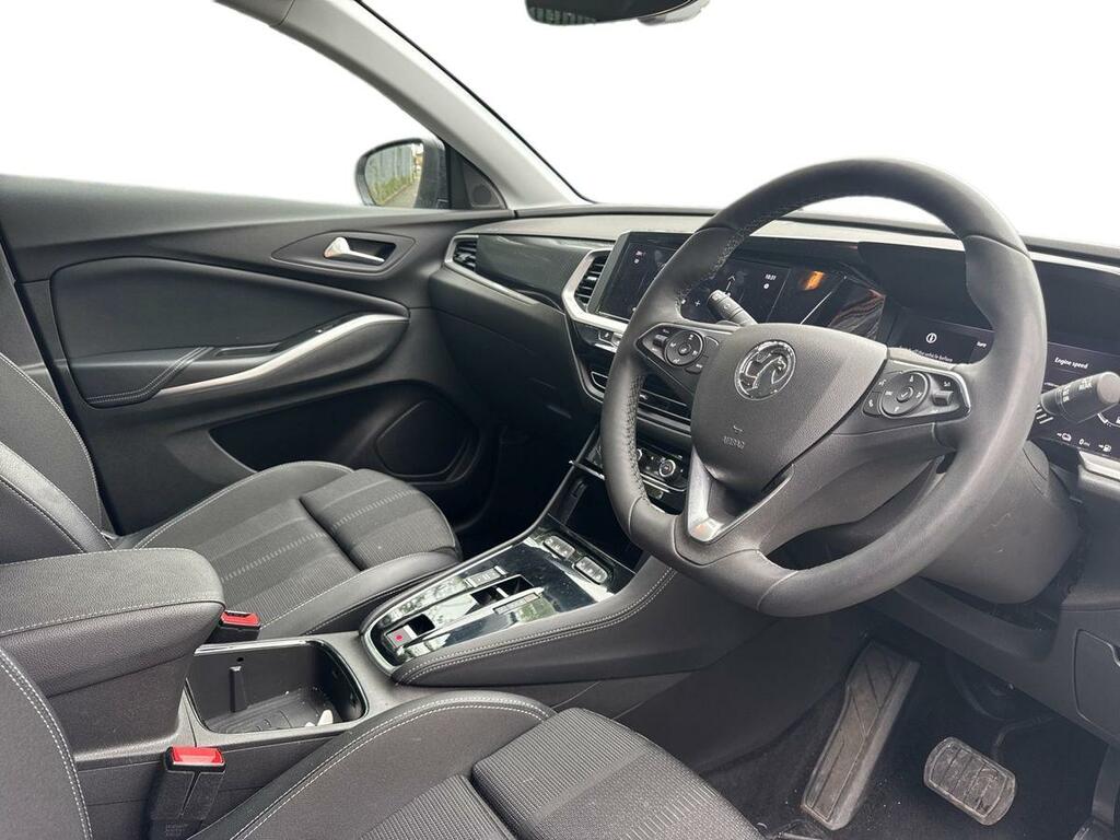 Vauxhall Grandland 1.6 Plug-in Hybrid Gs DN24OKO White #3