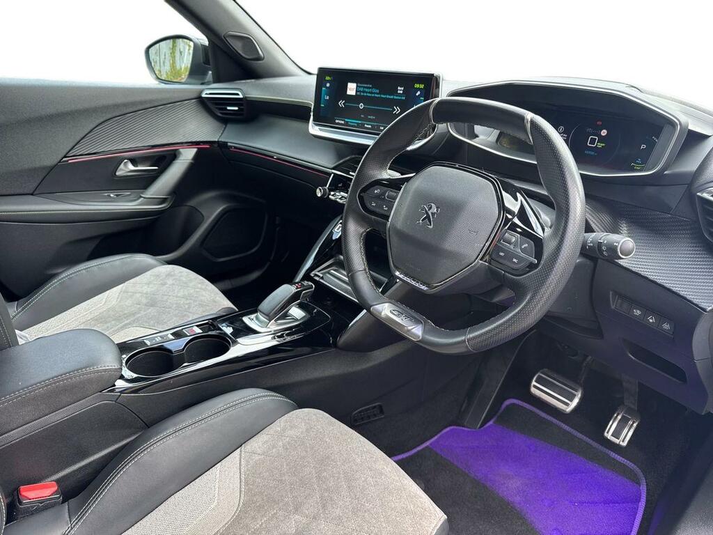 Peugeot e-2008 100Kw Gt Premium 50Kwh White #3
