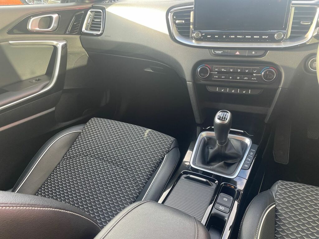 Kia Xceed 1.6T Gdi Isg 177 Gt-line S Dct White #14