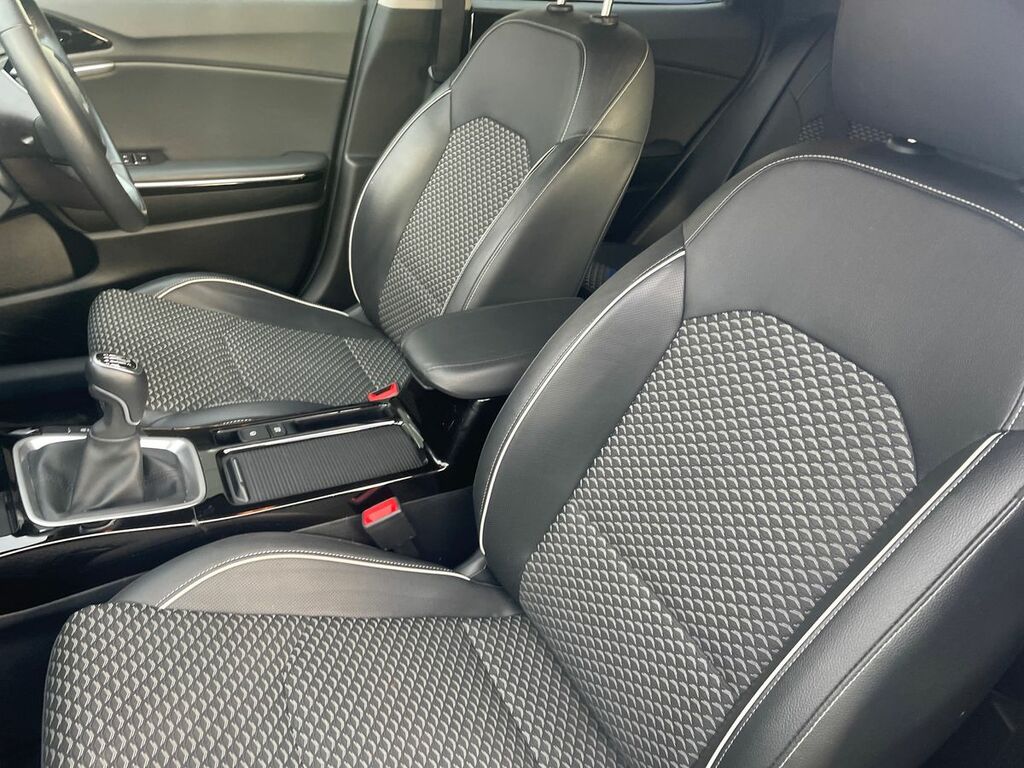 Kia Xceed 1.6T Gdi Isg 177 Gt-line S Dct White #35