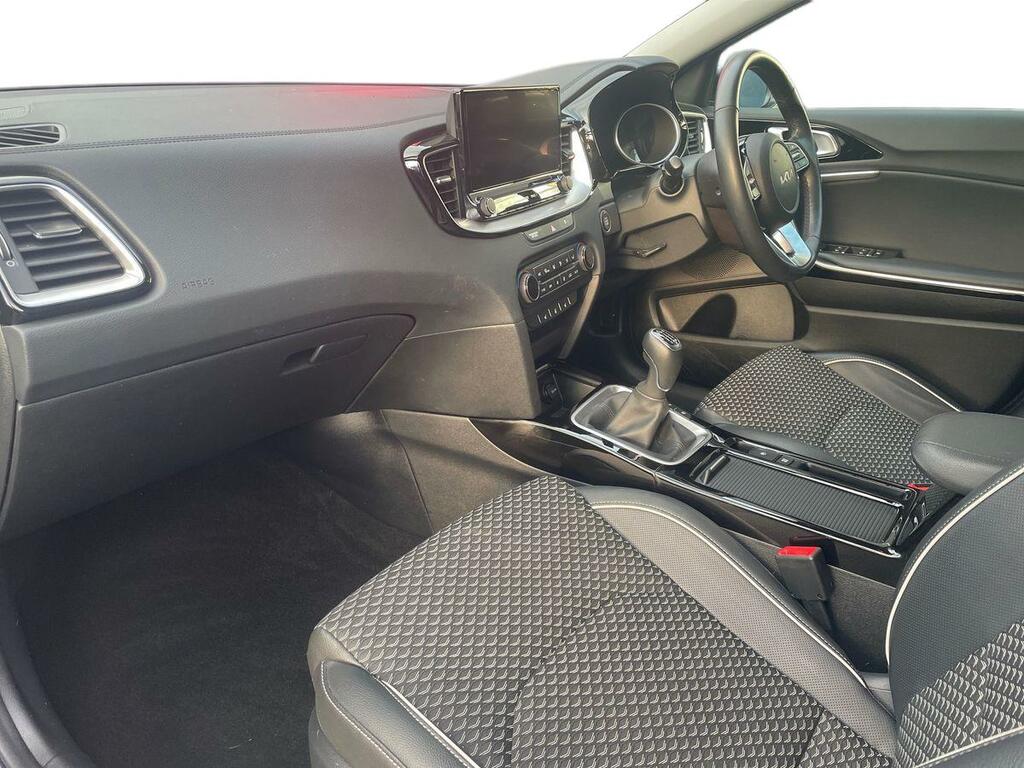 Kia Xceed 1.6T Gdi Isg 177 Gt-line S Dct White #13
