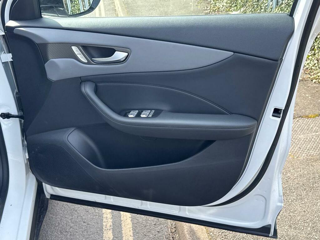 MG MGS5 49Kwh Se Suv 170 Ps Silver #35